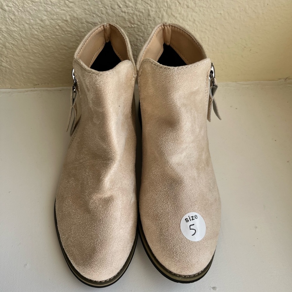 Girls Shoes size 5